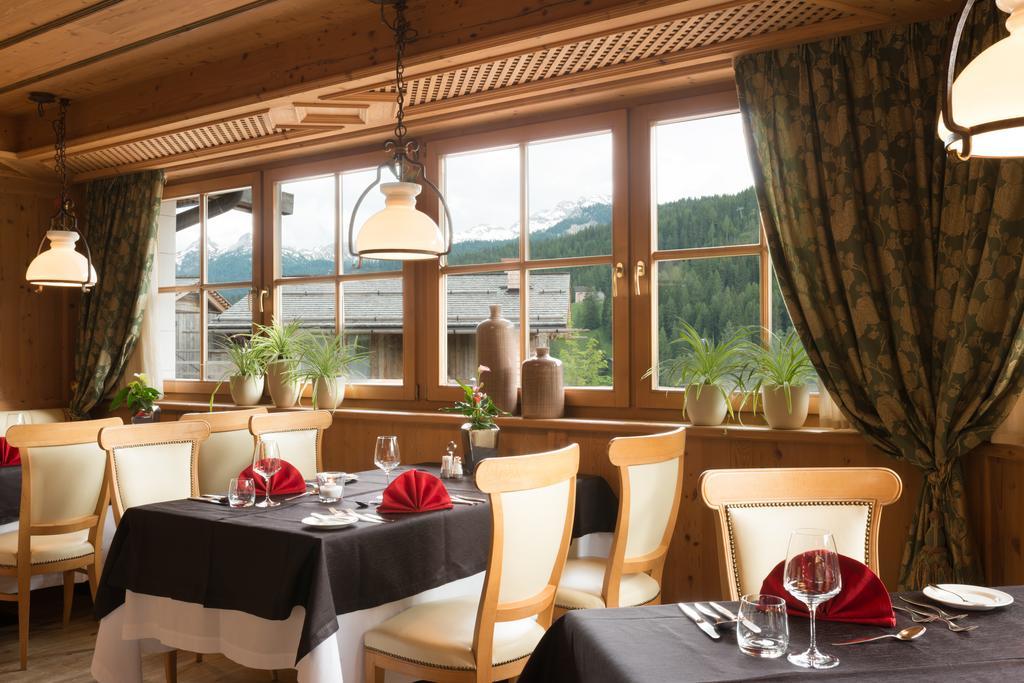 Hotel Fanes Сан-Кассиано Экстерьер фото